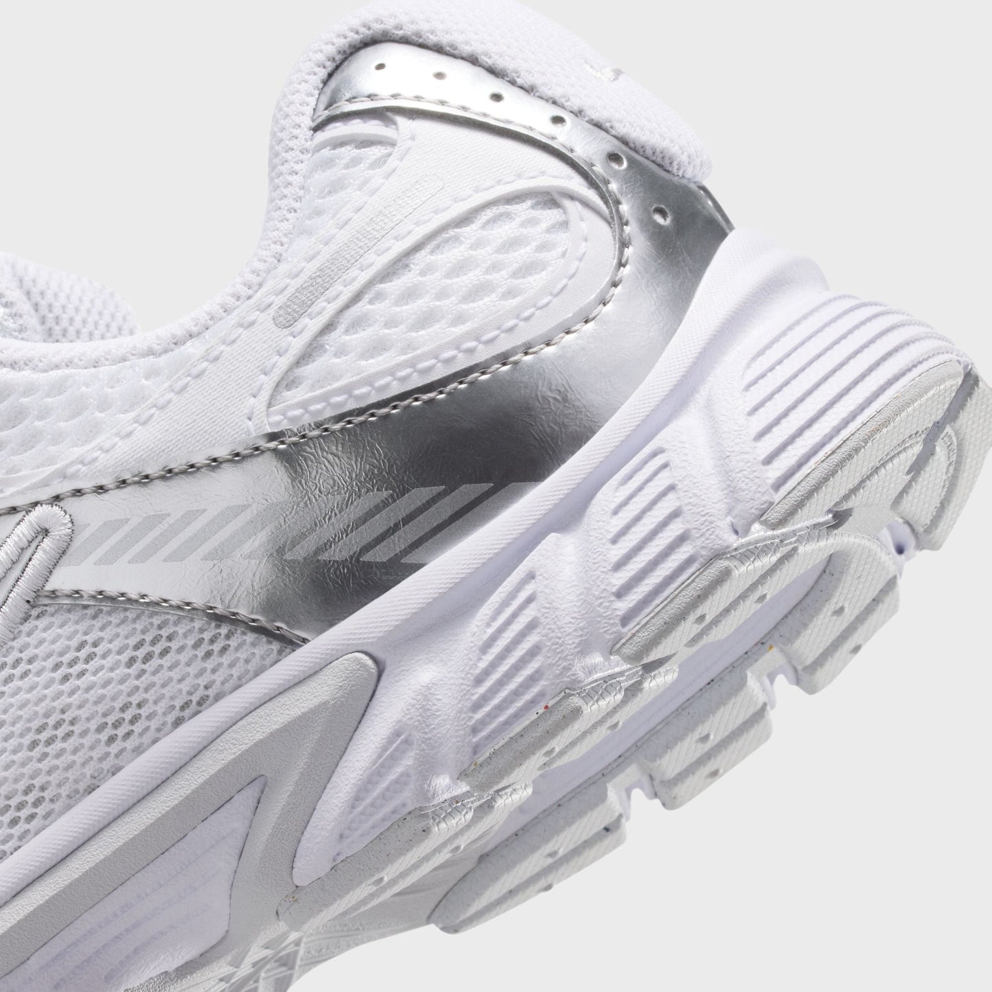 Nike GS V5 Rnr - White / Metallic Silver / Pure Platinum