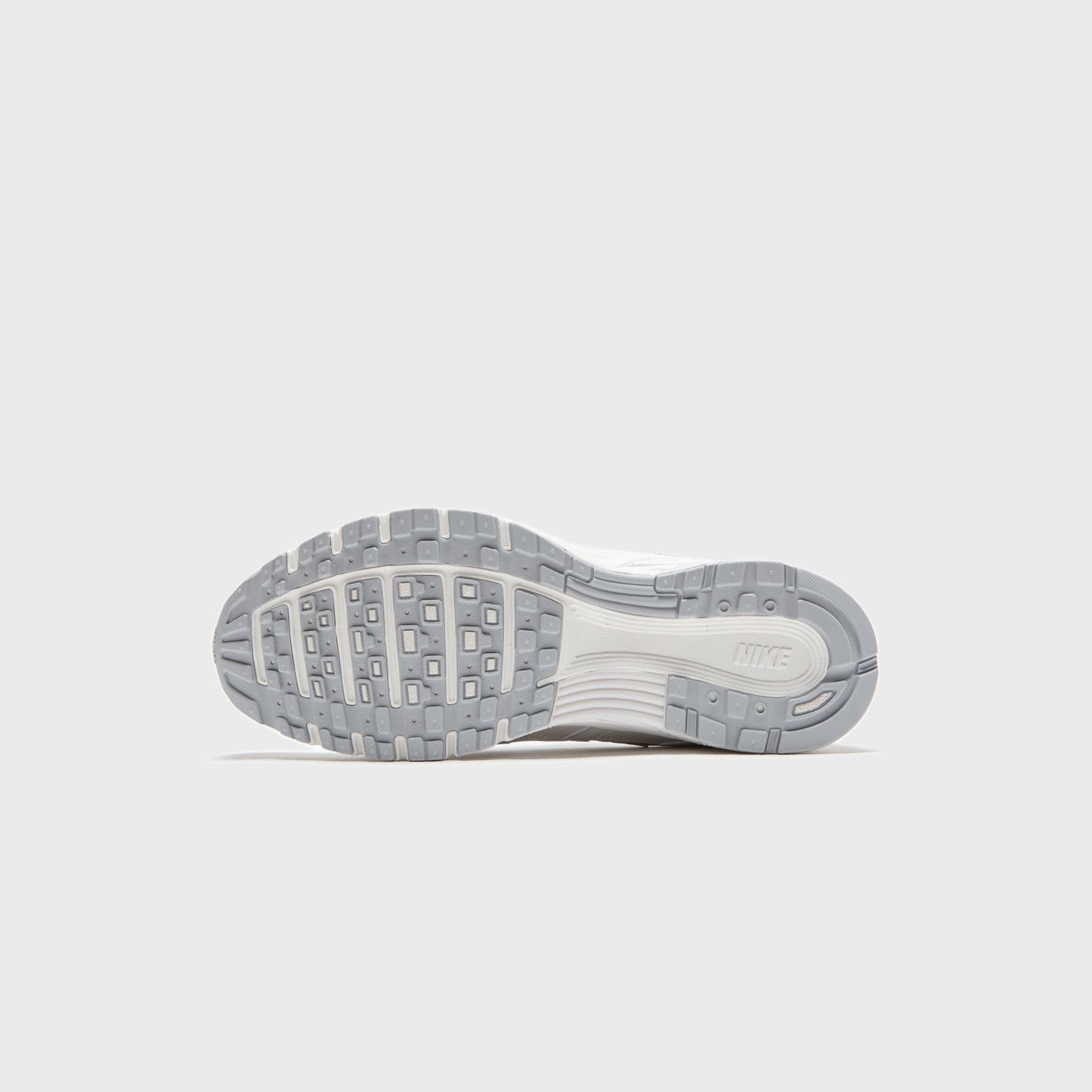 Nike WMNS P-6000 - Summit White / Wolf Grey / Vast Grey