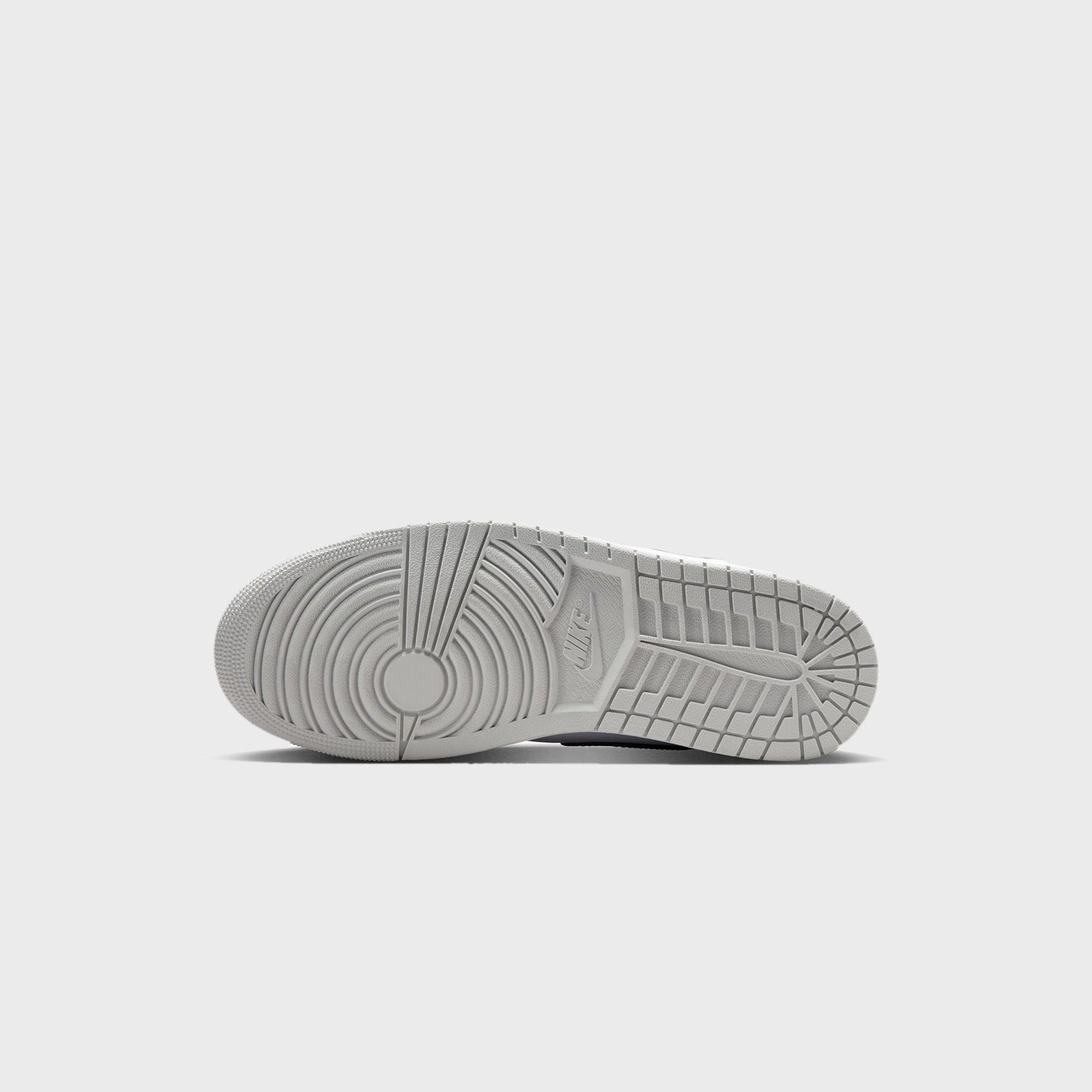 Jordan Air Jordan 1 Mid - White / Black / Light Smoke Grey