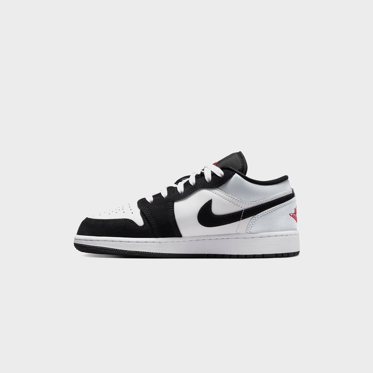 Air Jordan GS 1 Low Se Uni - White / Black / Matte Silver / Fire Red