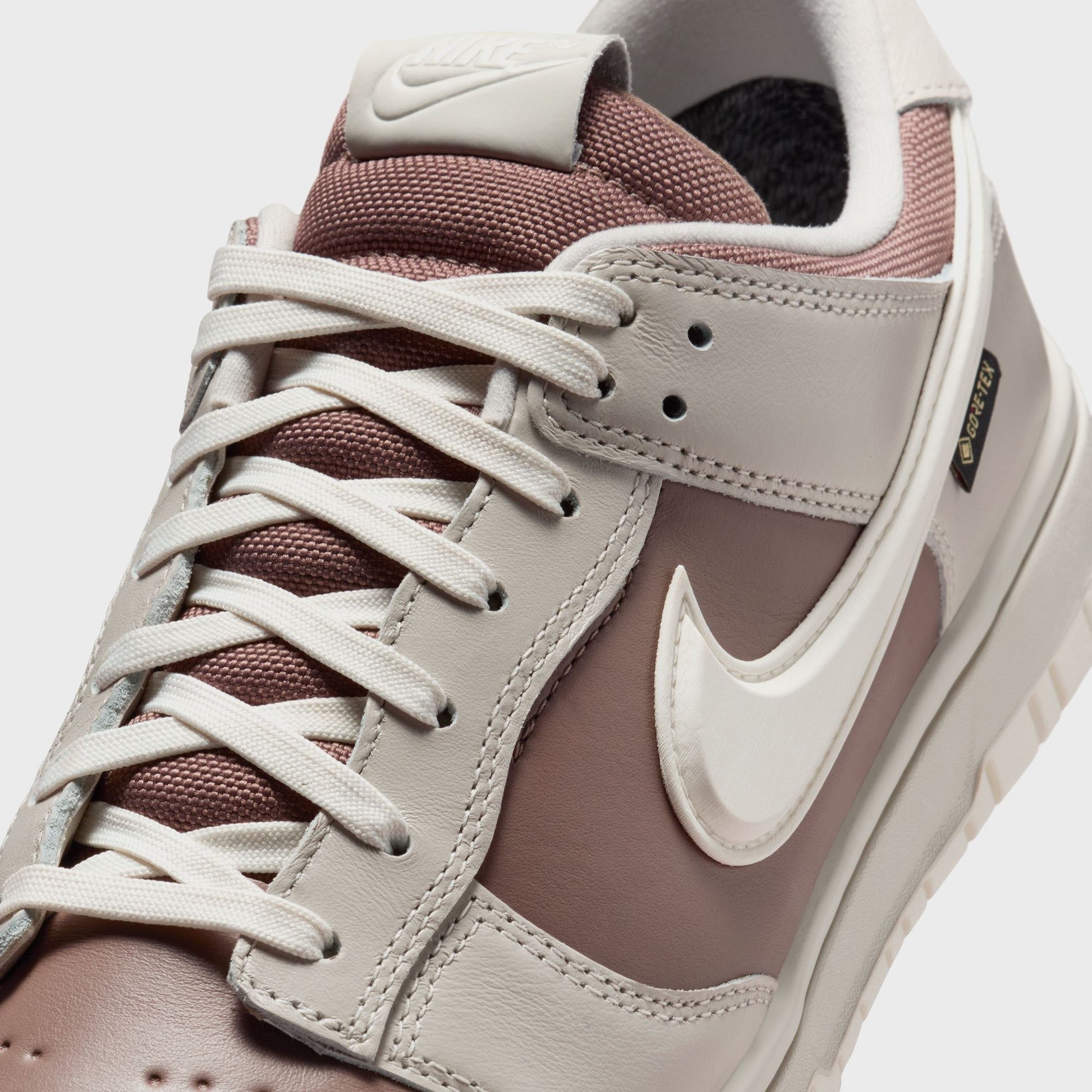 Nike Dunk Low GORE-TEX- Light Bone / Mink Brown / Sail