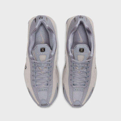 Nike WMNS Shox R4 - Cement Grey / College Grey / Metallic Silver / Black