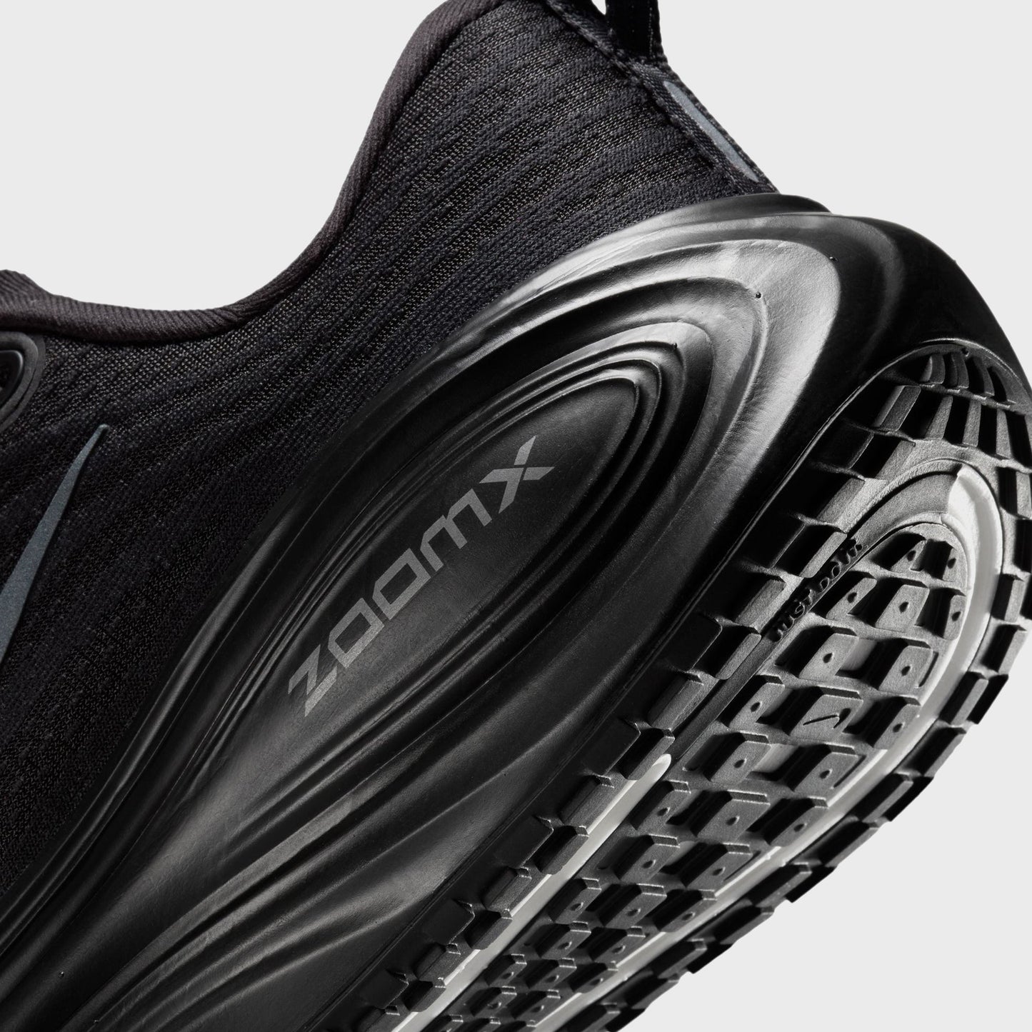 Nike WMNS Vomero Plus - Black / Dark Smoke Grey / Metallic Dark Grey