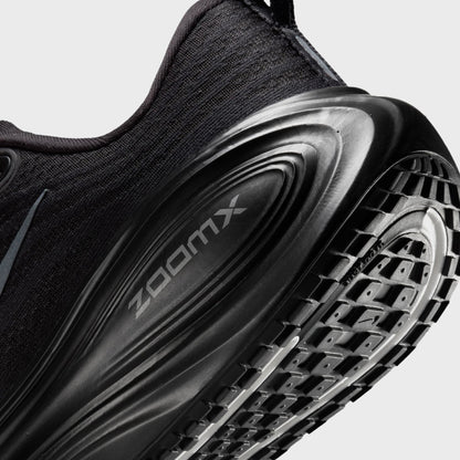 Nike WMNS Vomero Plus - Black / Dark Smoke Grey / Metallic Dark Grey