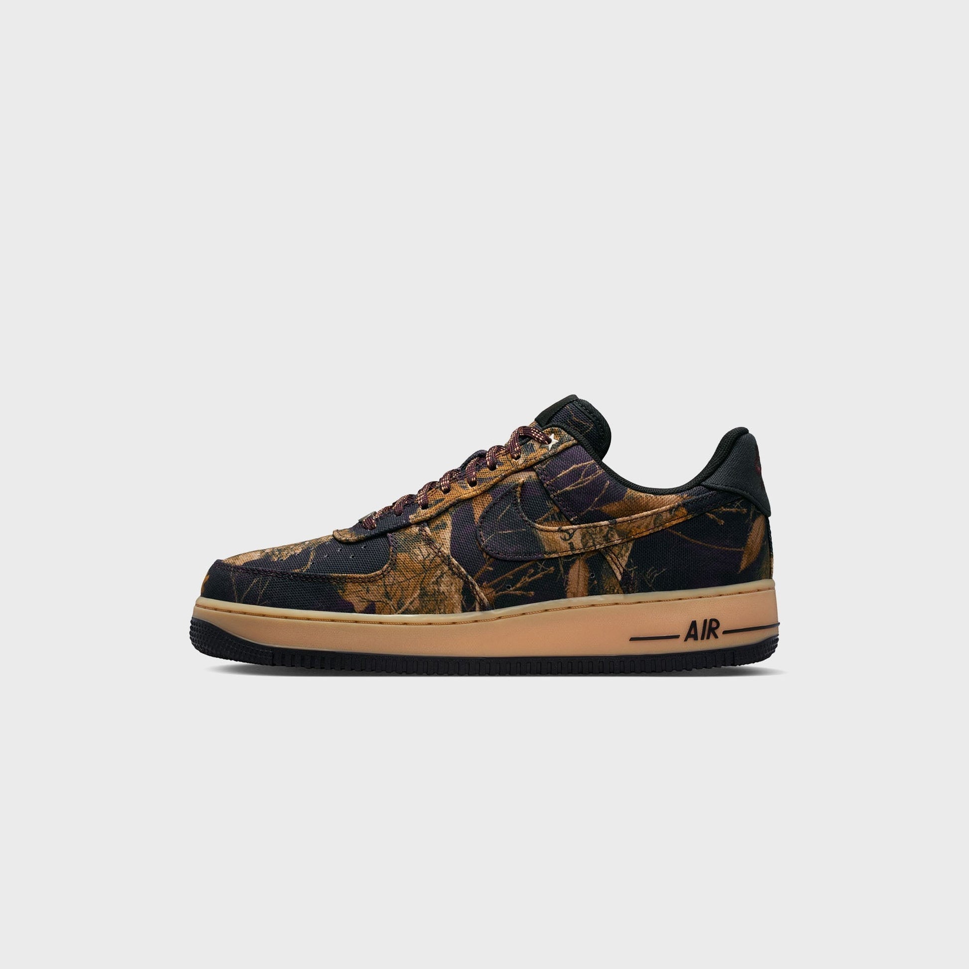 Nike Air Force 1 '07 - Off Noir / Multi-Color / Gum Yellow