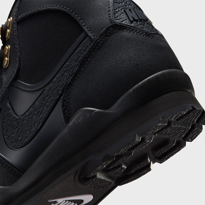 Nike Baltoro SP - Black / Gold