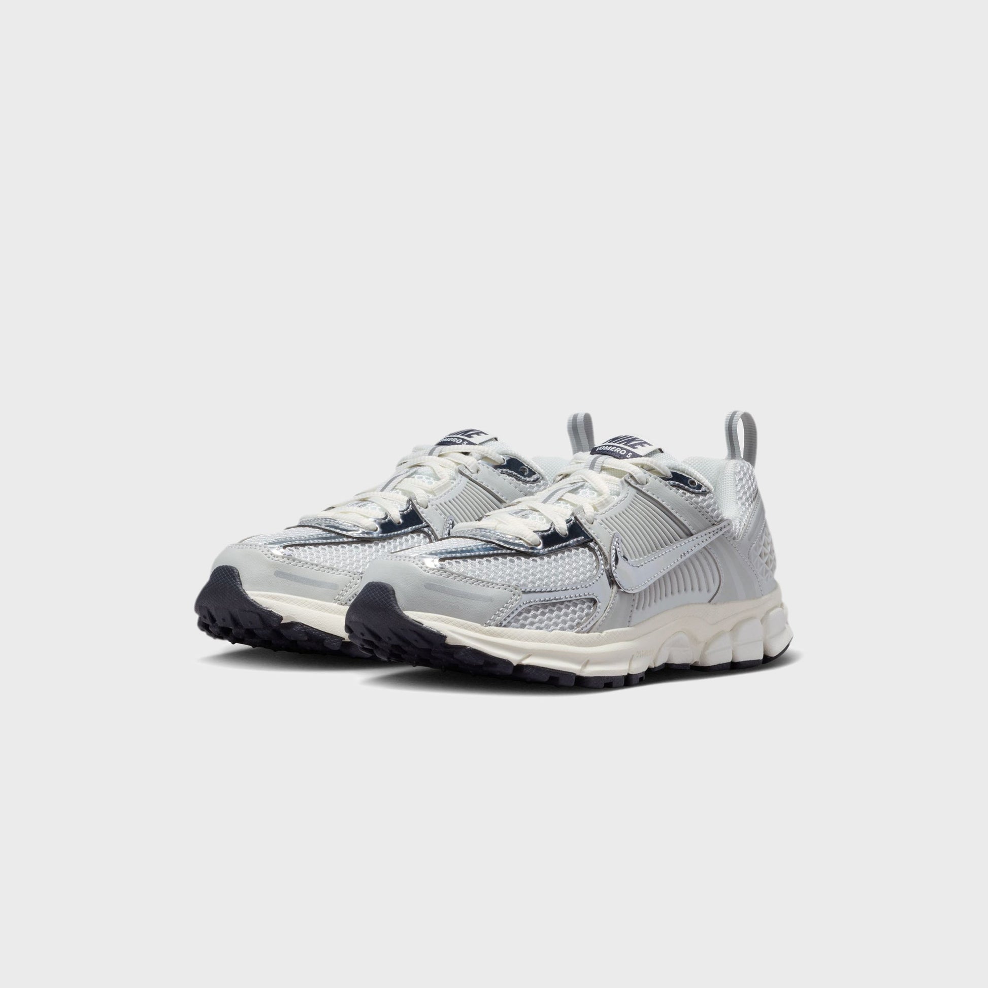 Nike GS Vomero 5 - Photon Dust / Chrome / Gridiron / Sail