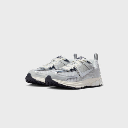 Nike GS Vomero 5 - Photon Dust / Chrome / Gridiron / Sail