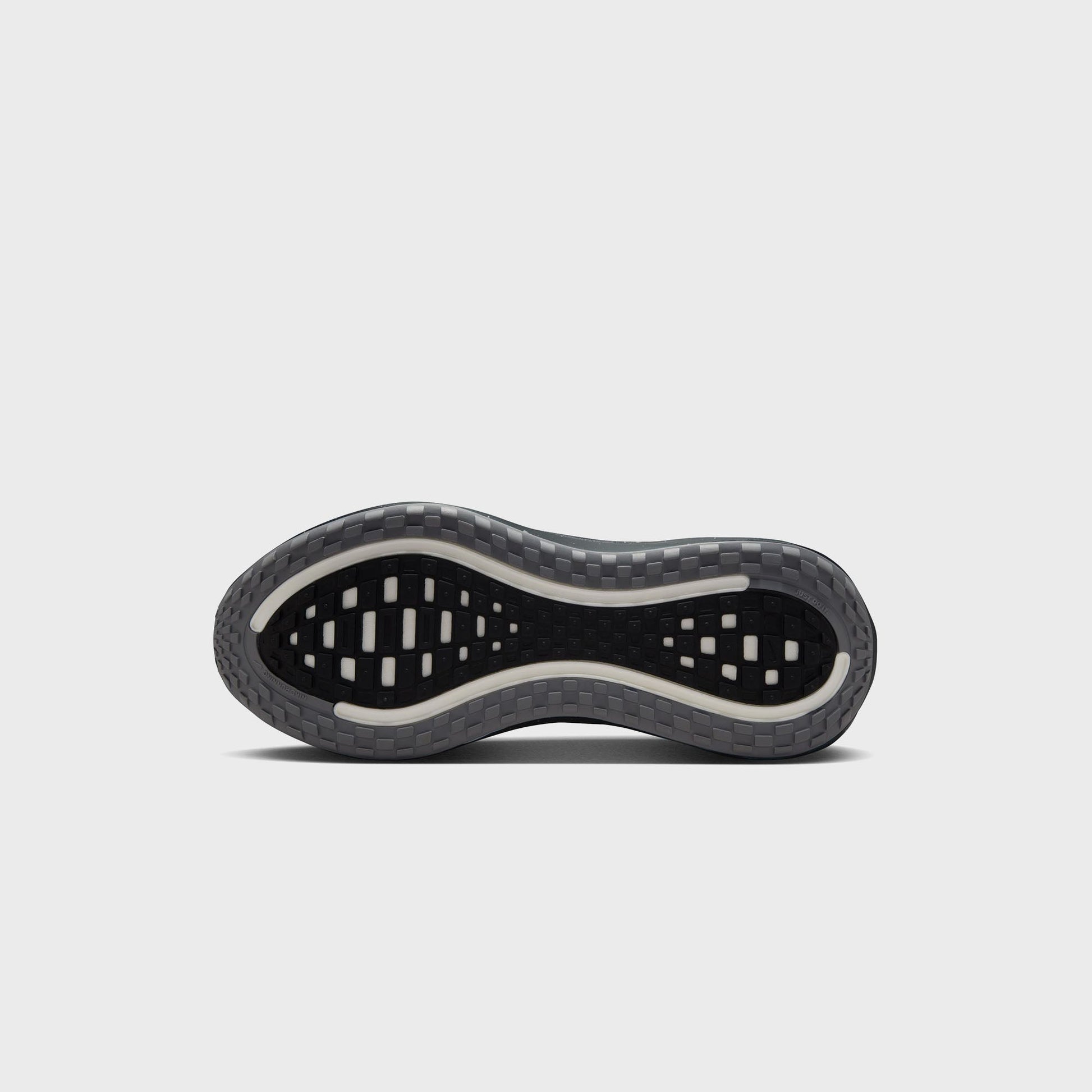 Nike Vomero Plus - Anthracite / Metallic Silver