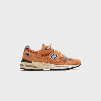 New Balance Made in UK 991v2 - Gold Earth / Golden Ochre / Moon Mist