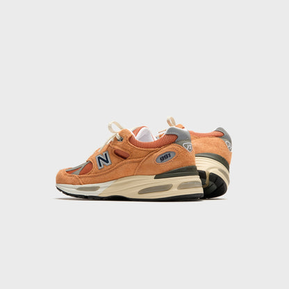 New Balance Made in UK 991v2 - Gold Earth / Golden Ochre / Moon Mist