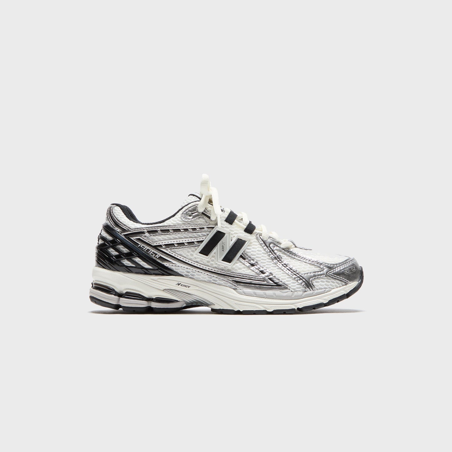 New Balance 1906R - Silver Metallic / Black / Sea Salt