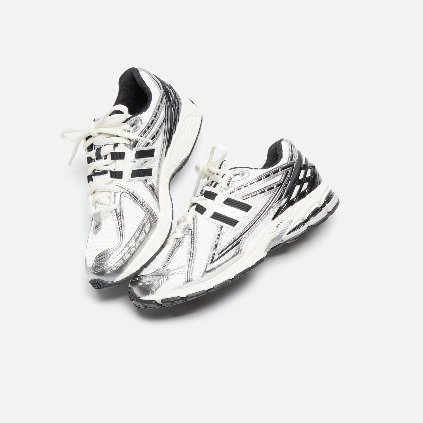 New Balance 1906R - Silver Metallic / Black / Sea Salt
