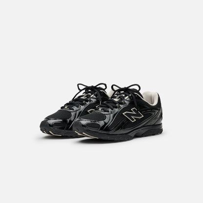 New Balance 204L - Black / Timberwolf
