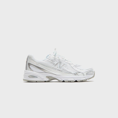 New Balance 740 - Silver / White