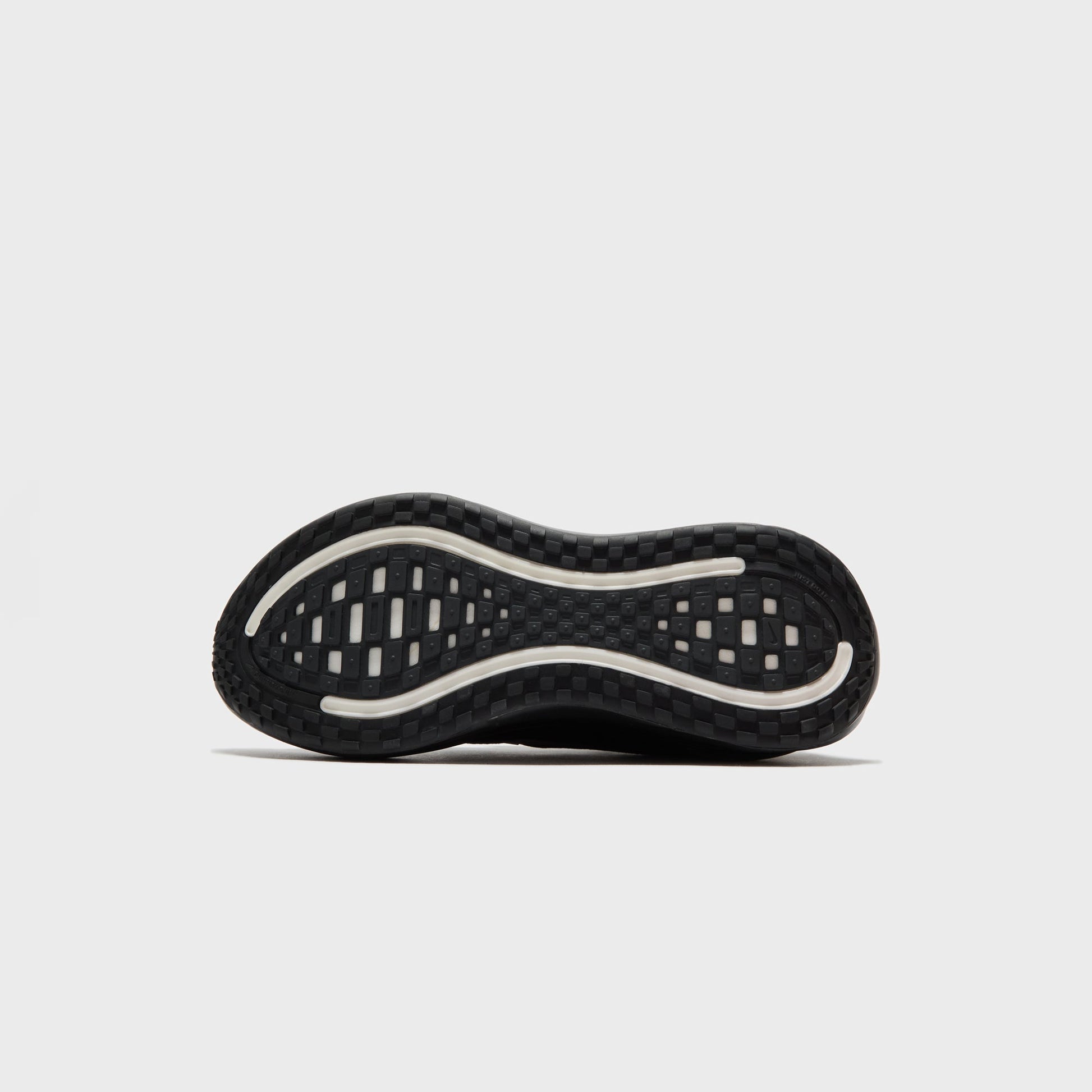 Nike Vomero Plus - Black / Dark Smoke Grey / Metallic Dark Grey