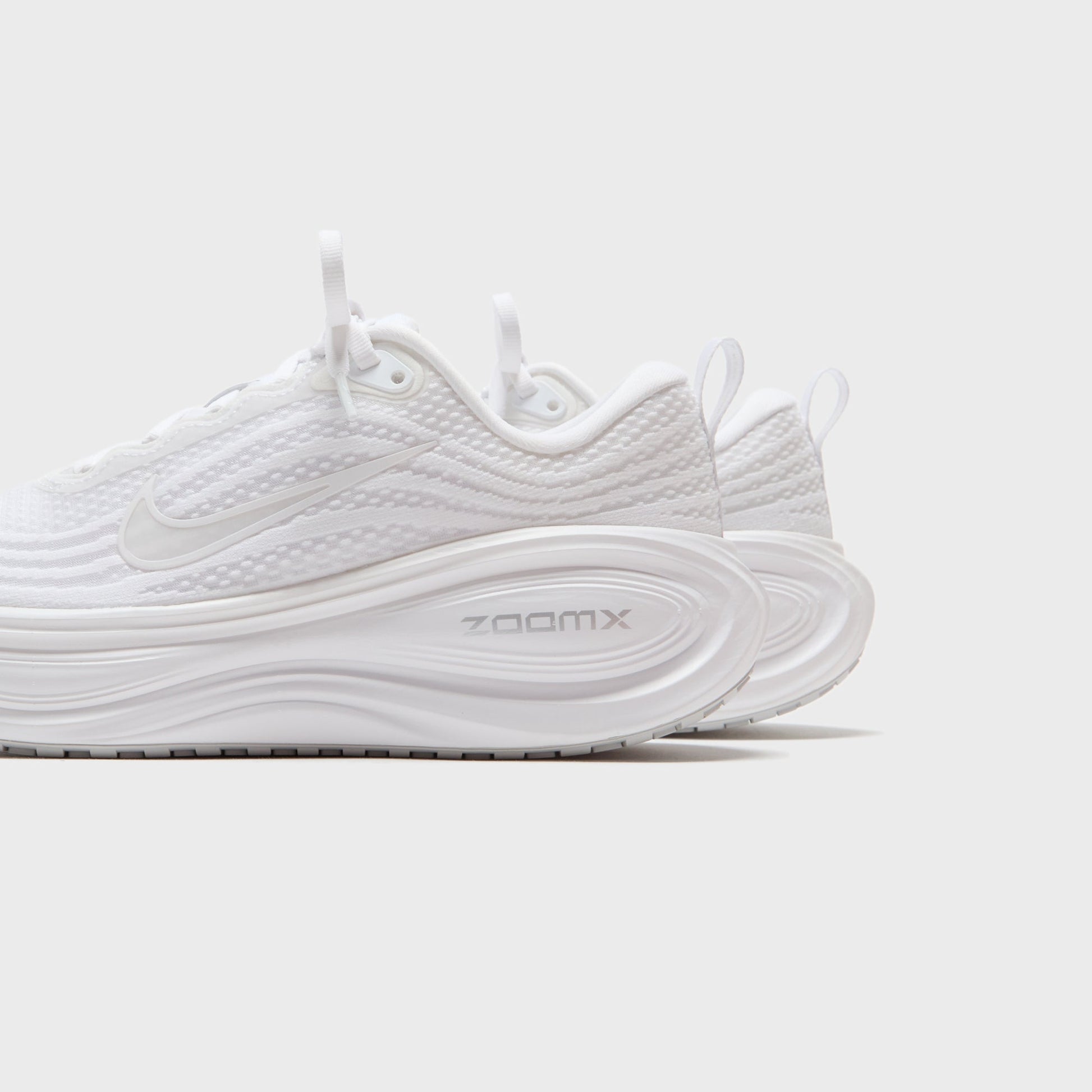 Nike Vomero Plus - White / Summit White / Photon Dust