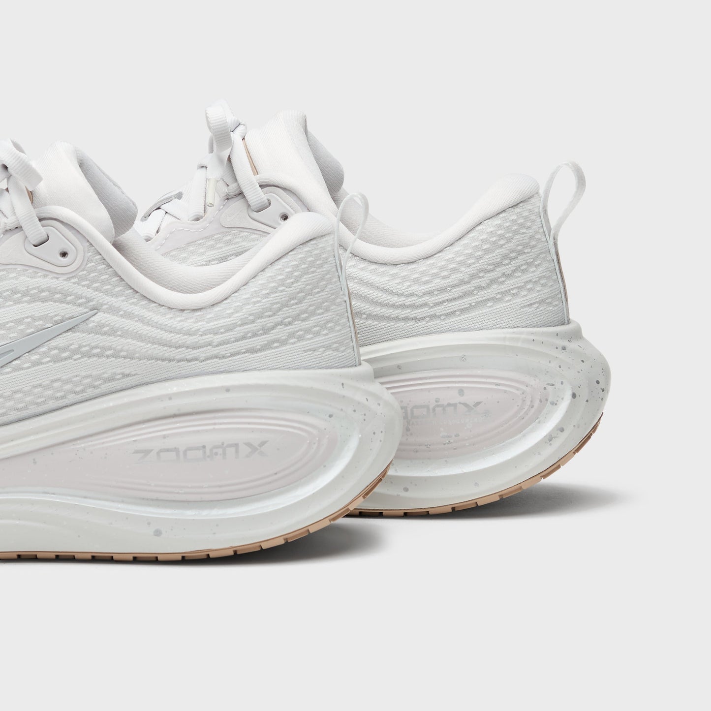 Nike Vomero Plus - Vast Grey / Wolf Grey / Off White