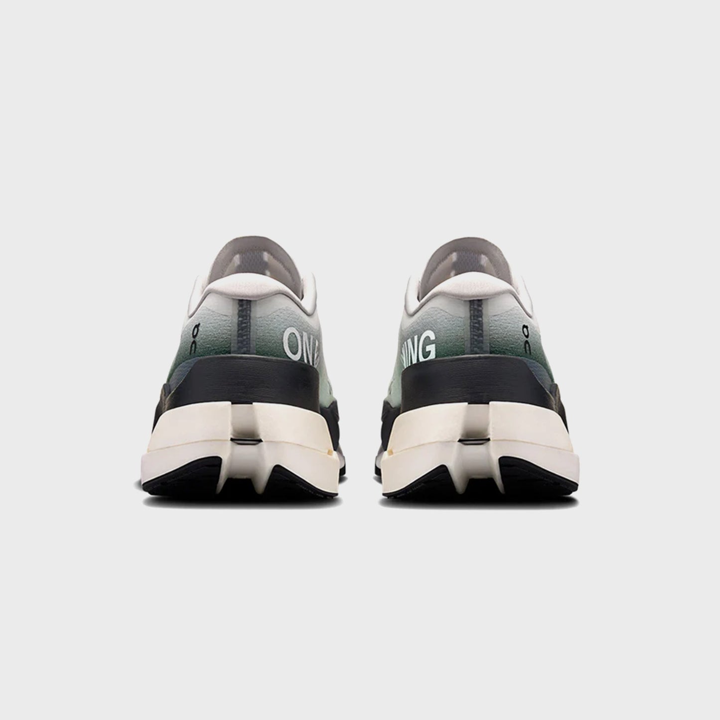 On Running Cloudboom Max - White / Black