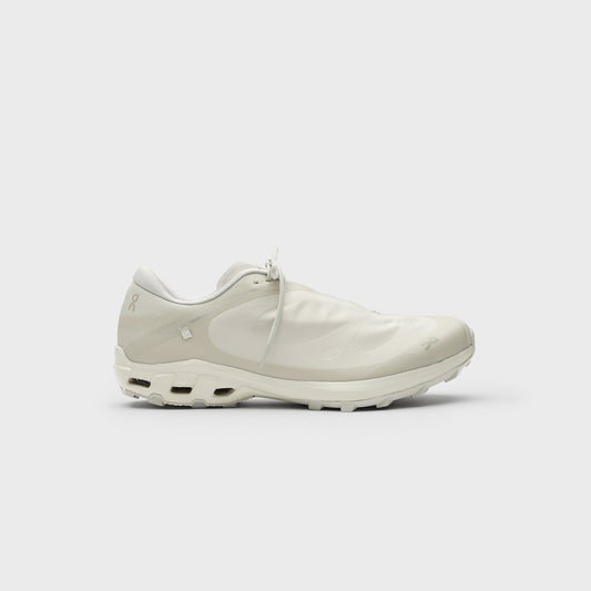 On Running x Post Archive Faction WMNS Cloudventure Peak - Ice / Moon