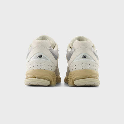 New Balance 2002R - Linen / Rain Cloud / Black Cement