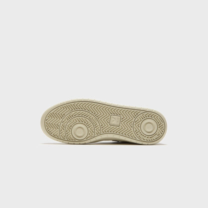 Veja V-10 - Extra White / Black